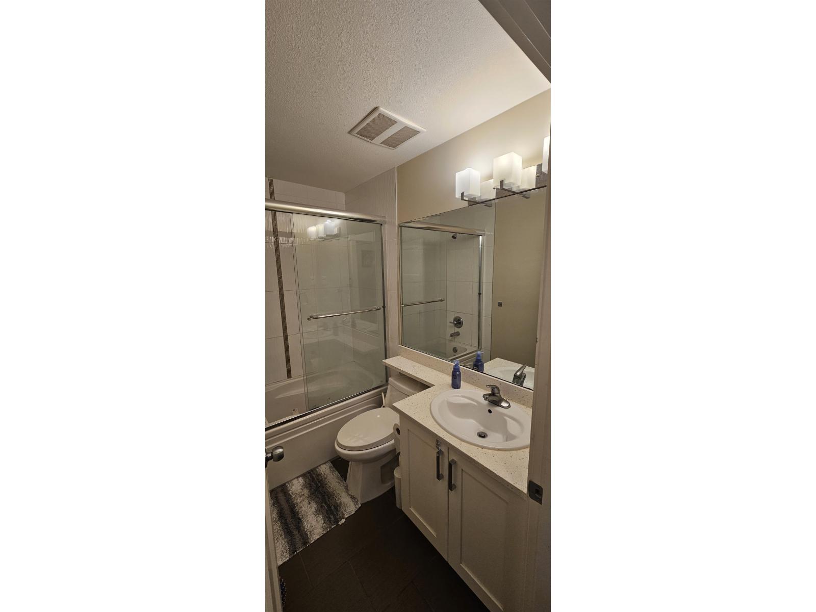 60 5957 152 Street, Surrey, BC - Indoor Photo Showing Bathroom