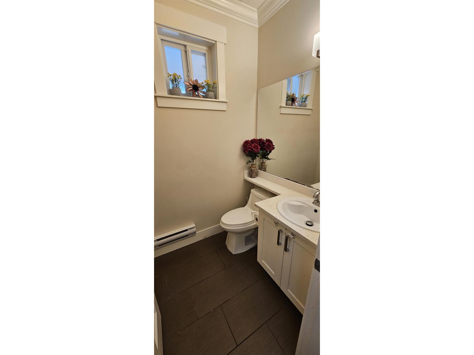60 5957 152 Street, Surrey, BC - Indoor Photo Showing Bathroom
