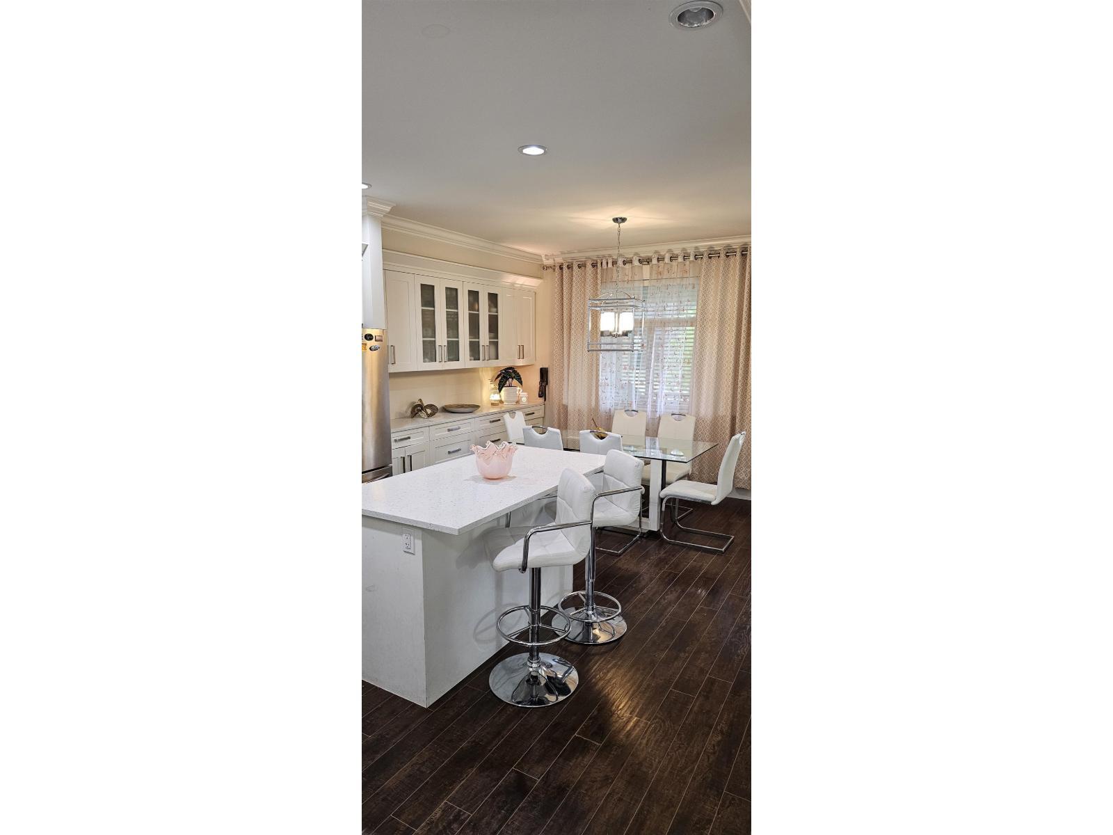 60 5957 152 Street, Surrey, BC - Indoor