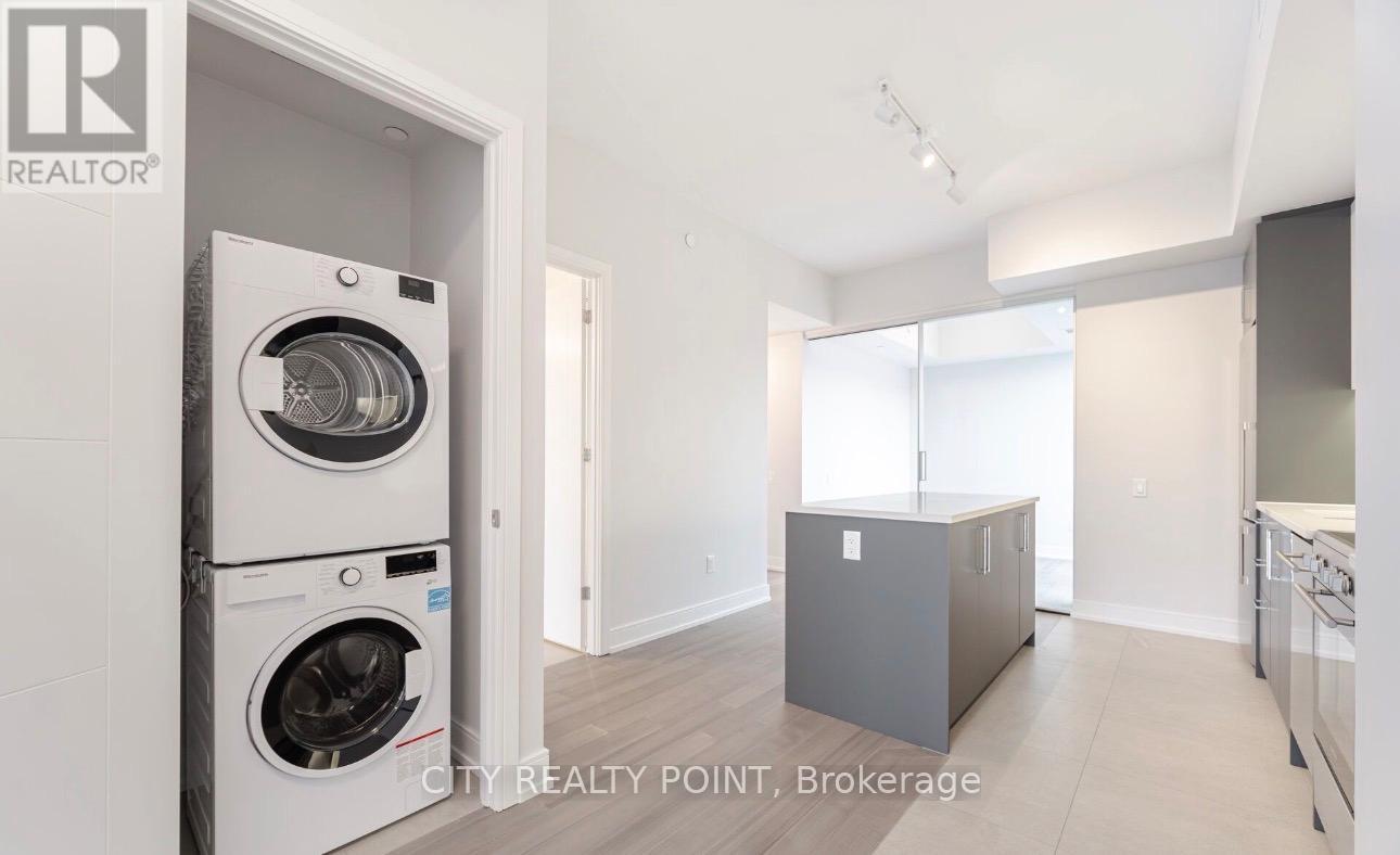 214 - 664 Spadina Avenue, Toronto, ON - Indoor Photo Showing Laundry Room
