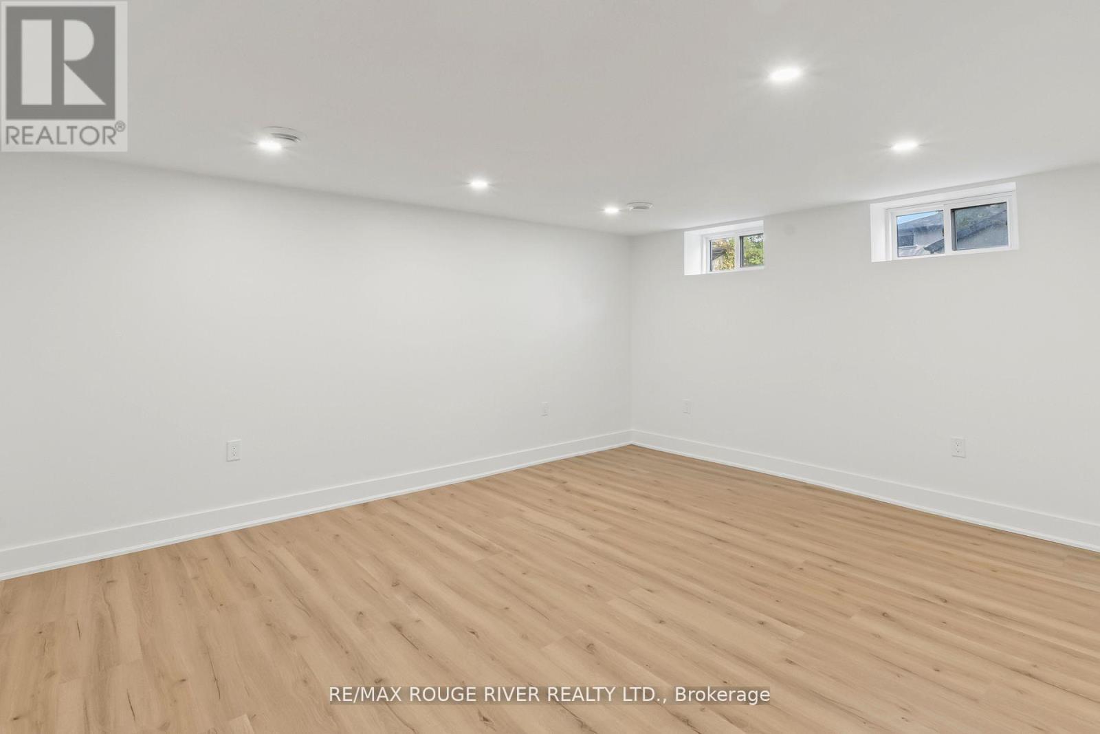 745 Glengrove Street, Oshawa, ON - Indoor