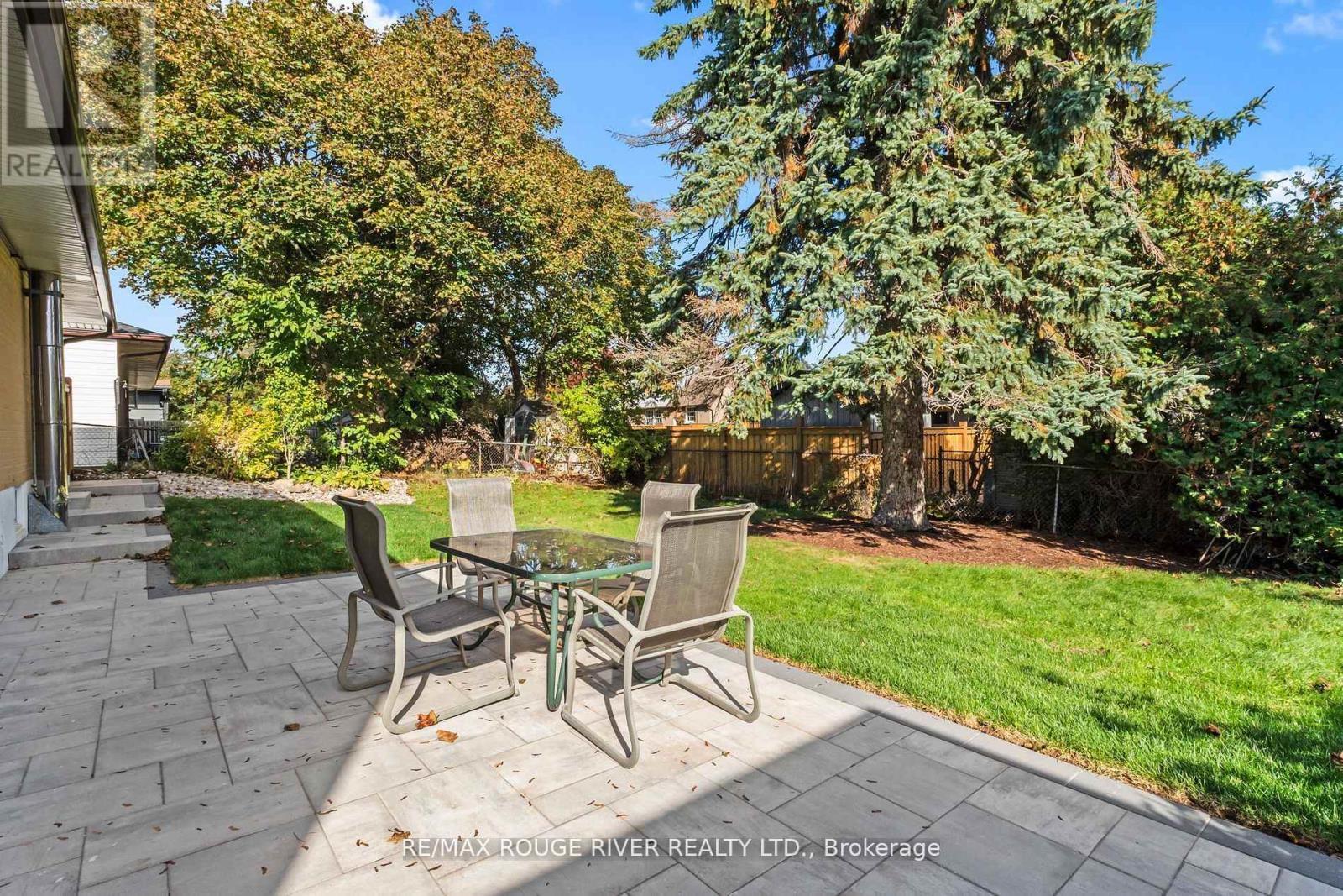 745 Glengrove Street, Oshawa, ON - Outdoor