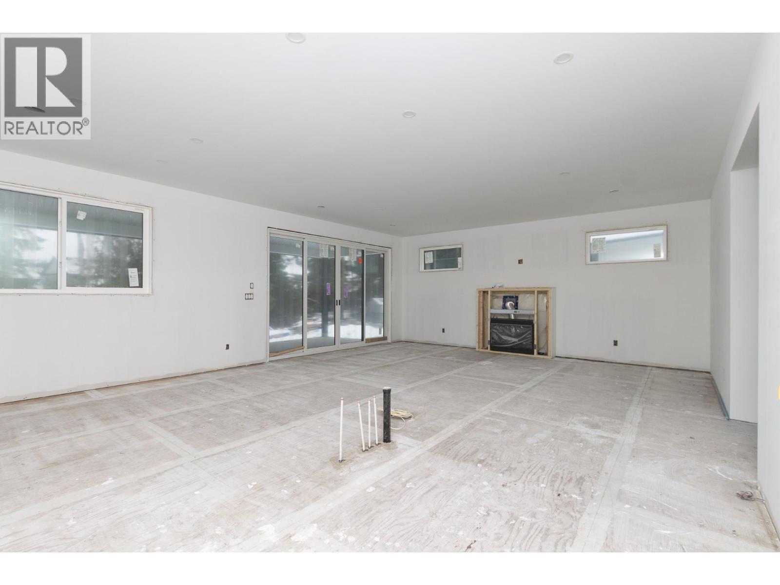 1500 21 Street Ne, Salmon Arm, BC - Indoor Photo Showing Other Room