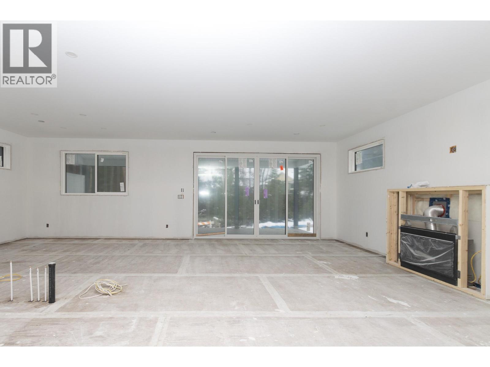 1500 21 Street Ne, Salmon Arm, BC - Indoor