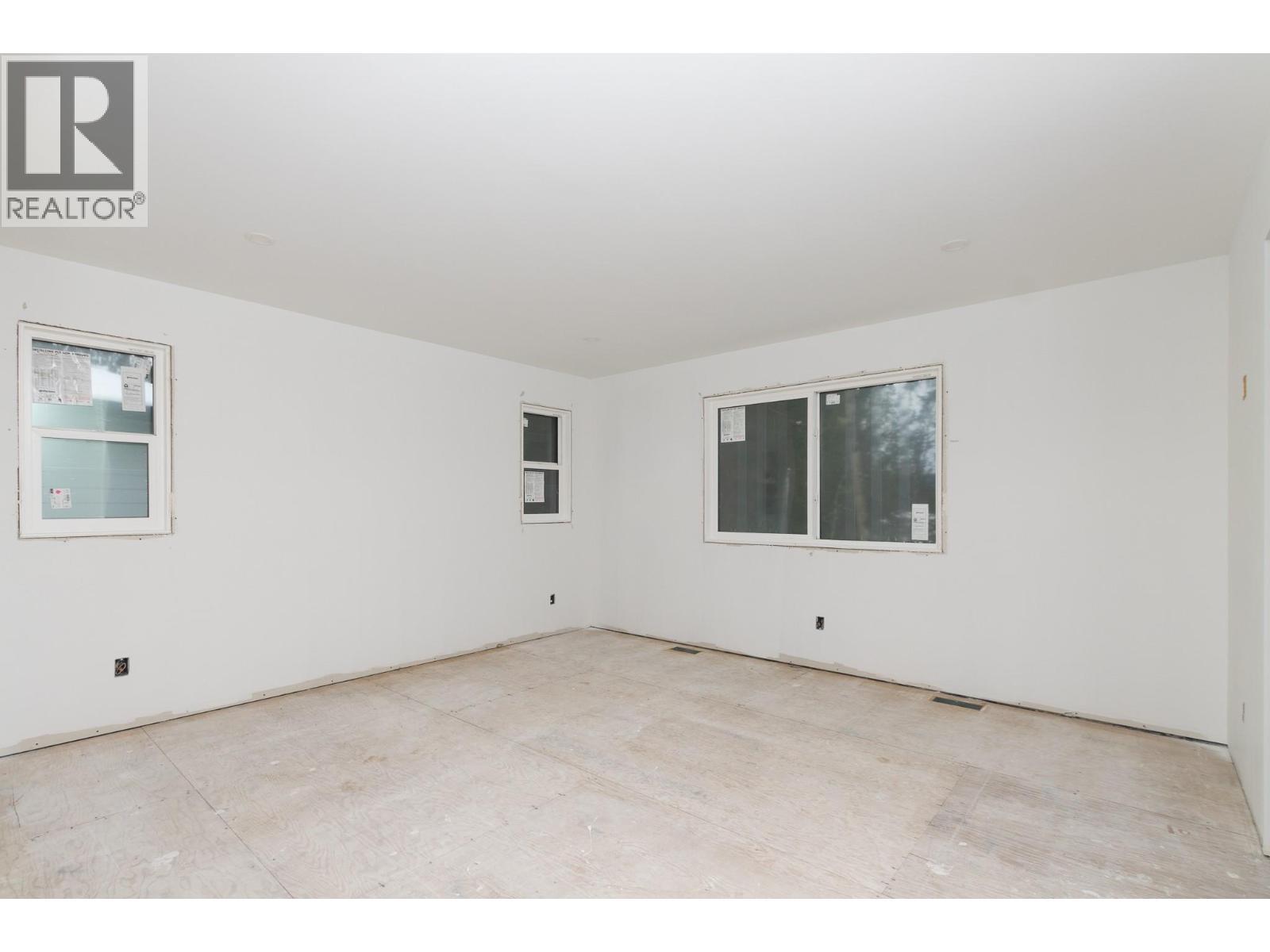 1500 21 Street Ne, Salmon Arm, BC - Indoor Photo Showing Other Room