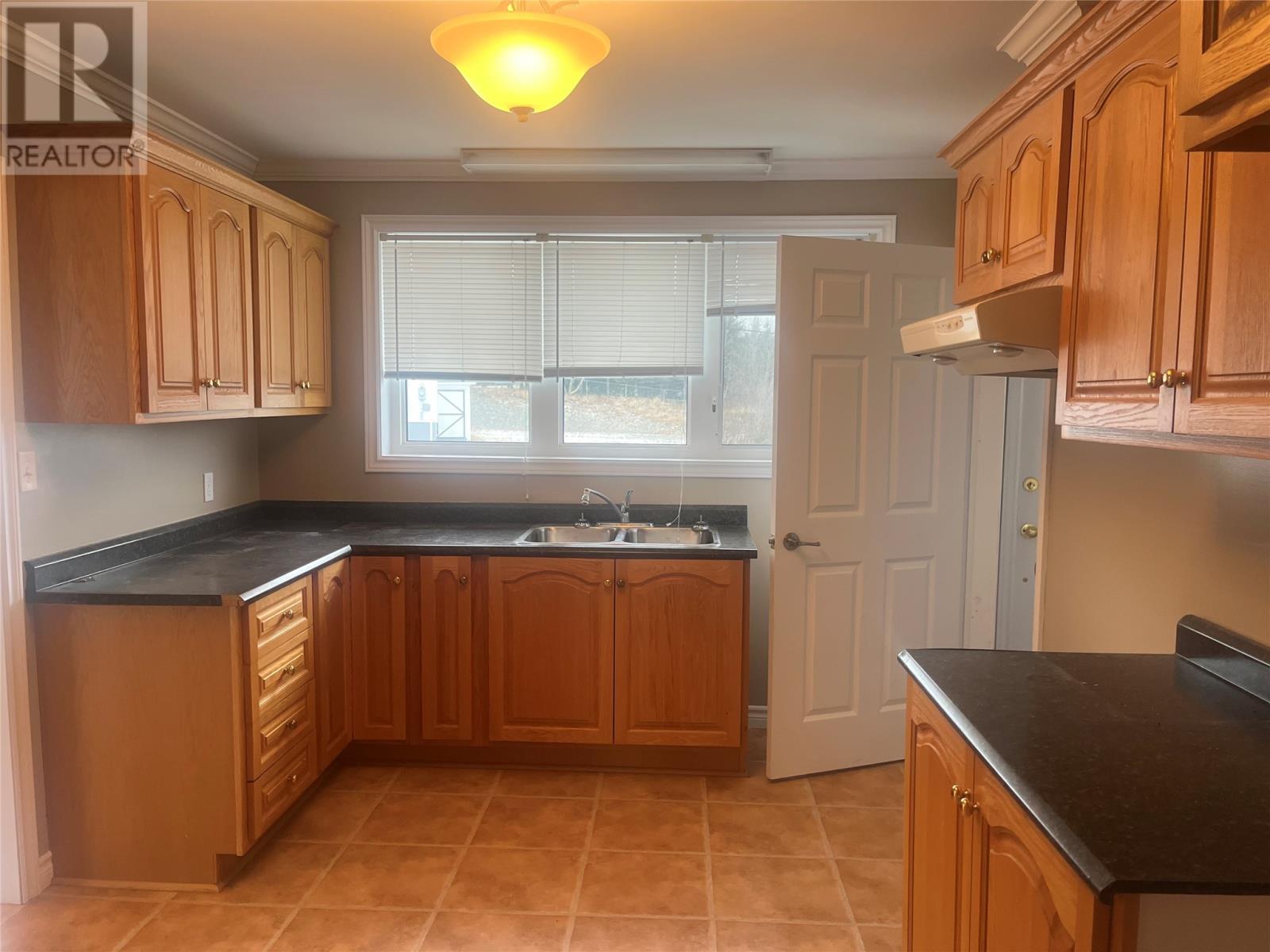 1 Oceanview Drive, Fermuse, NL - Indoor Photo Showing Kitchen With Double Sink