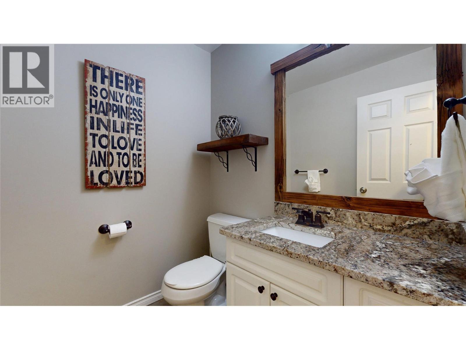 3320 5Th Street S, Cranbrook, BC - Indoor Photo Showing Bathroom