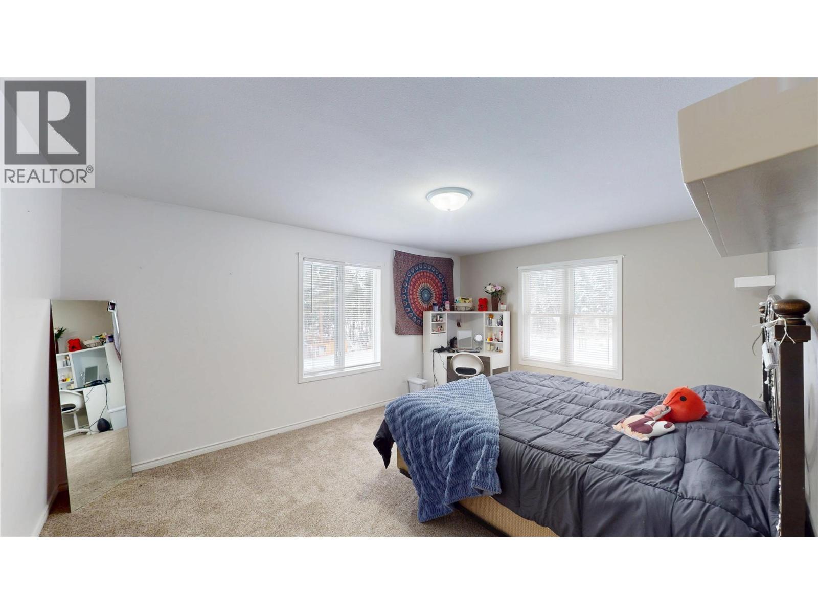 3320 5Th Street S, Cranbrook, BC - Indoor Photo Showing Bedroom