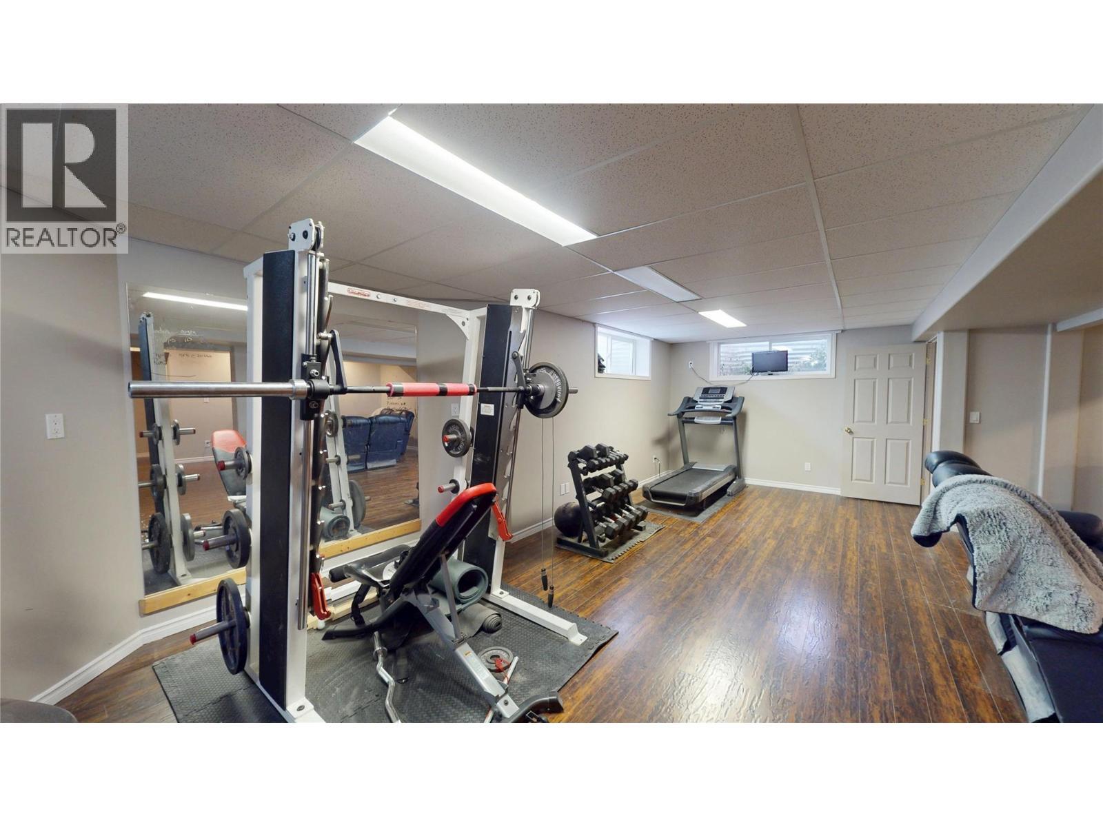 3320 5Th Street S, Cranbrook, BC - Indoor Photo Showing Gym Room