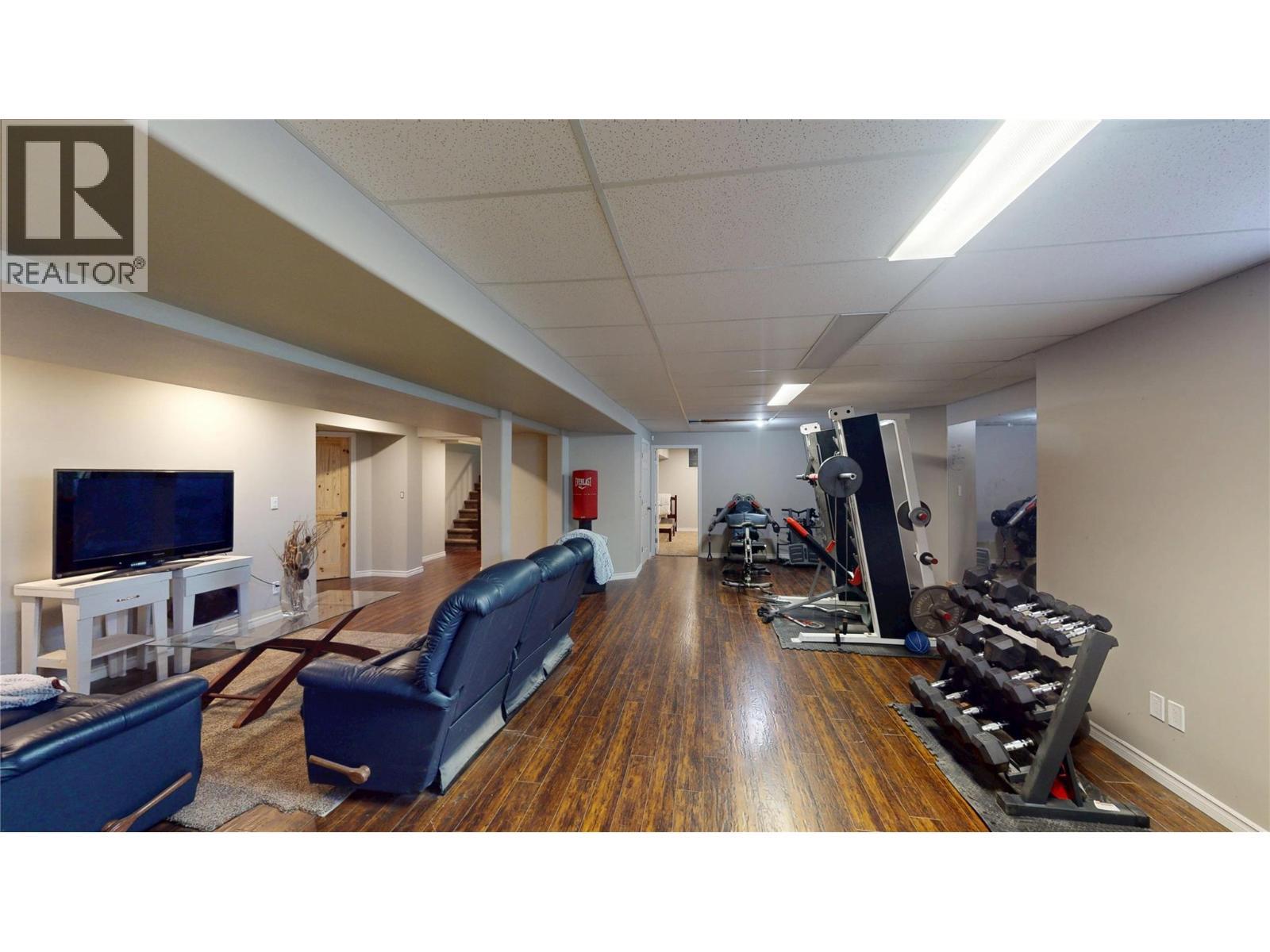 3320 5Th Street S, Cranbrook, BC - Indoor