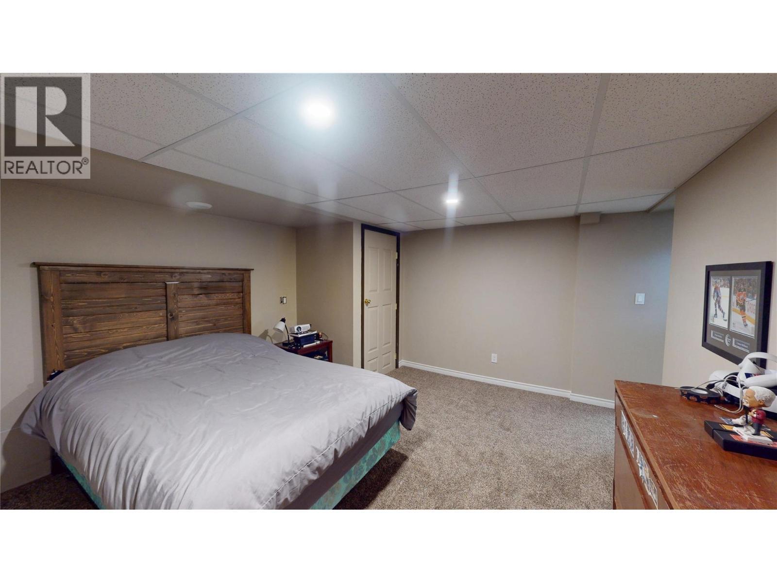 3320 5Th Street S, Cranbrook, BC - Indoor