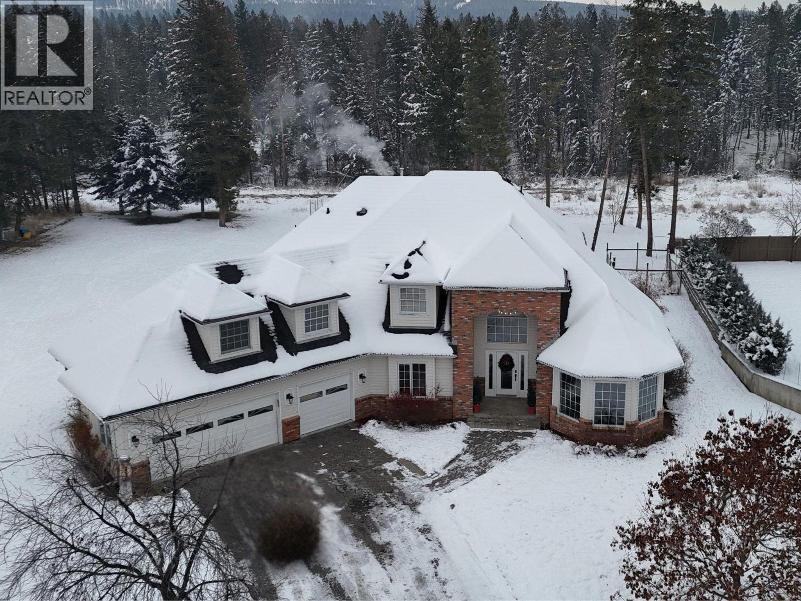 3320 5Th Street S, Cranbrook, BC - Outdoor