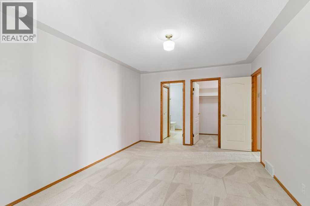 9 Dunn Close, Red Deer, AB - Indoor Photo Showing Other Room