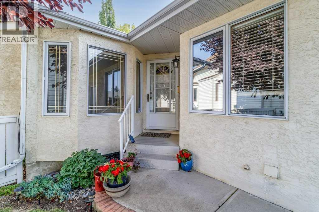 9 Dunn Close, Red Deer, AB - Outdoor