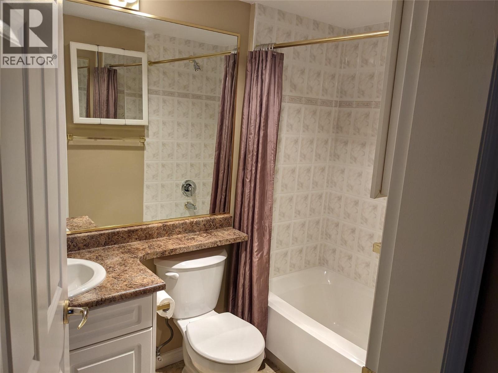 3220 Centennial Drive Unit# 304, Vernon, BC - Indoor Photo Showing Bathroom