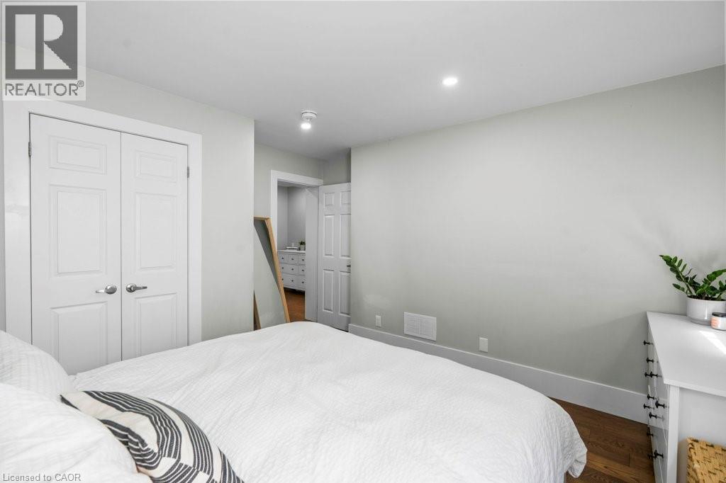 18 Park Row N, Hamilton, ON