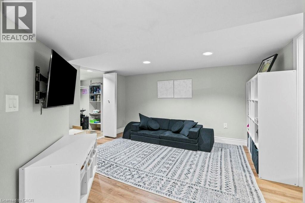 18 Park Row N, Hamilton, ON