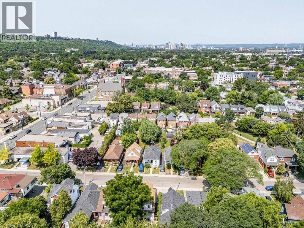 18 Park Row N, Hamilton, ON