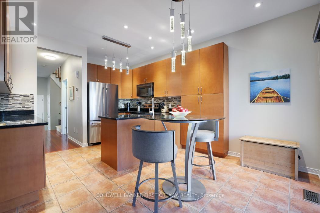104 Streamside Crescent, Ottawa, ON - Indoor Photo Showing Kitchen