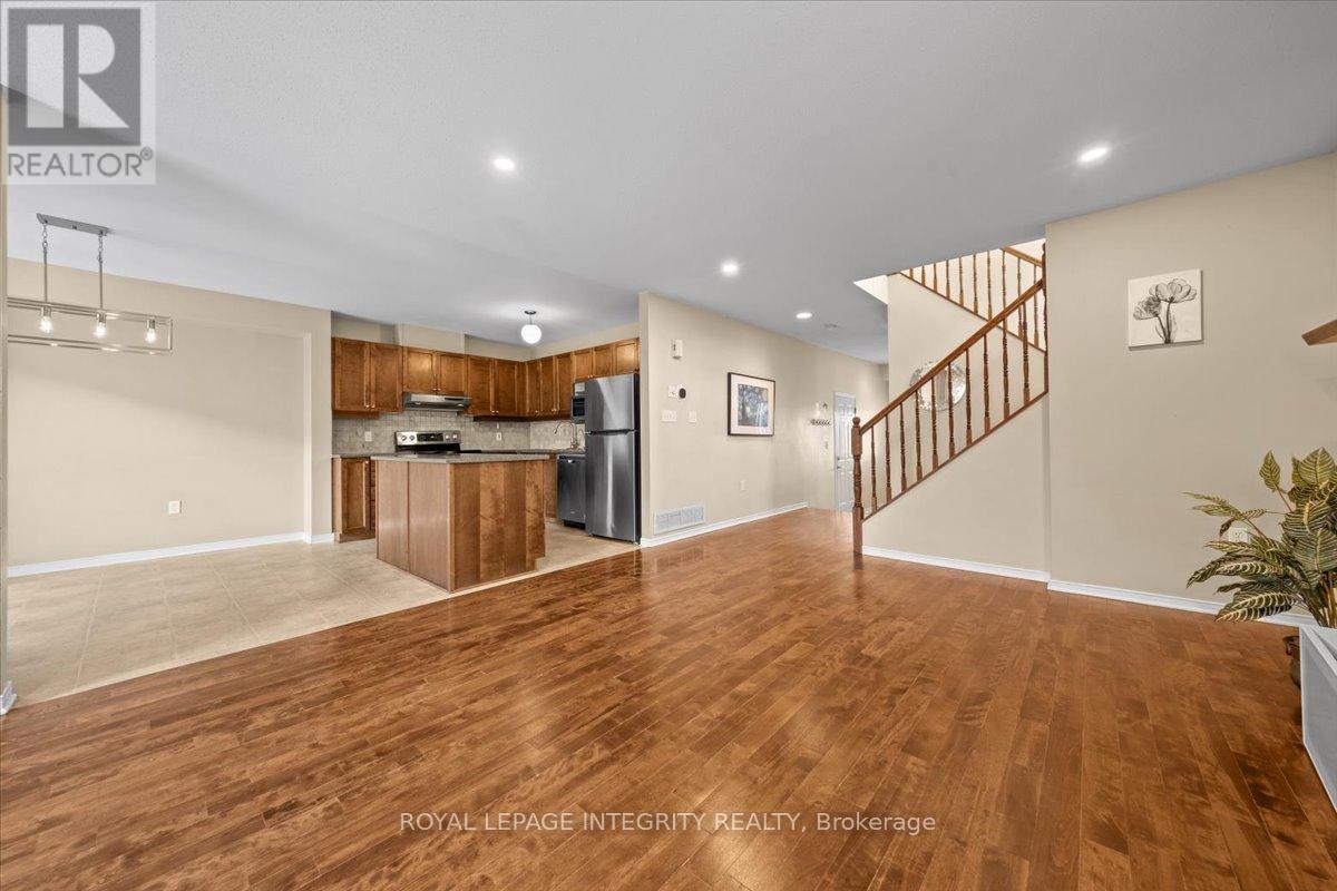 120 Grovemont Drive, Ottawa, ON - Indoor Photo Showing Kitchen