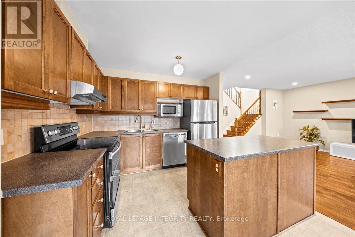 120 Grovemont Drive, Ottawa, ON - Indoor Photo Showing Kitchen