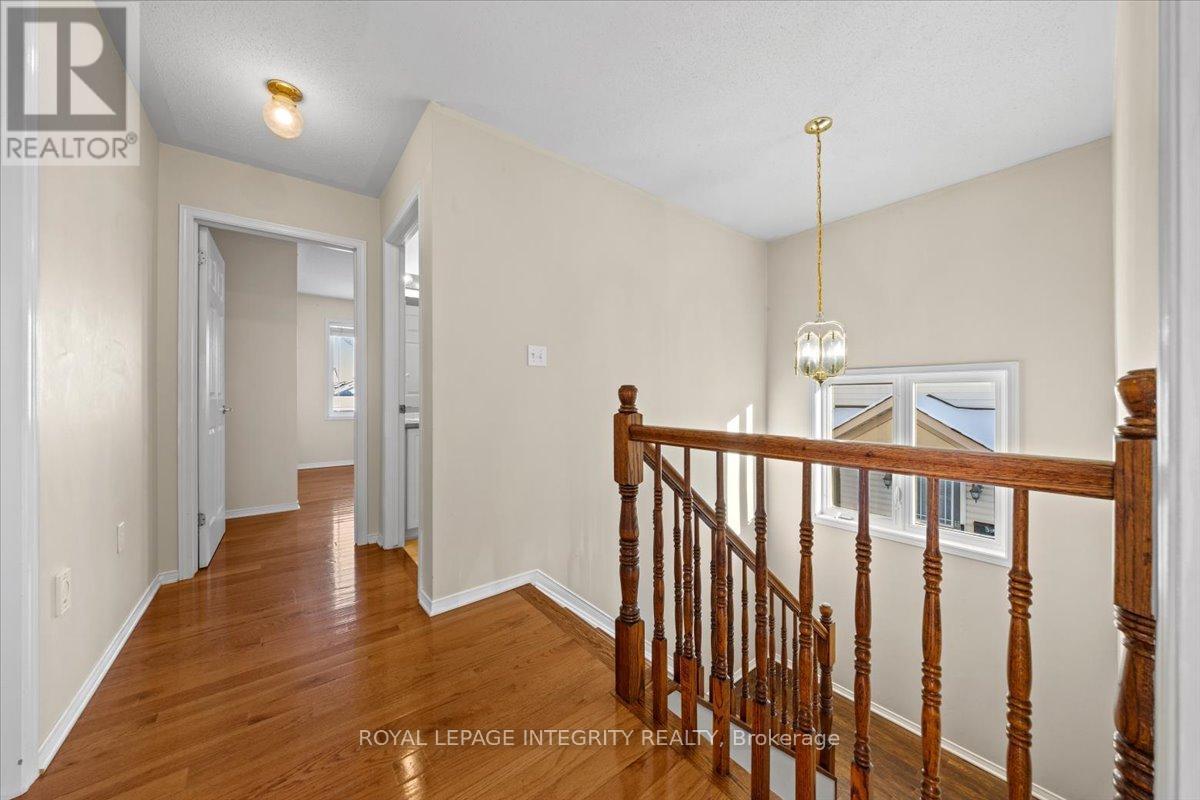 120 Grovemont Drive, Ottawa, ON - Indoor Photo Showing Other Room