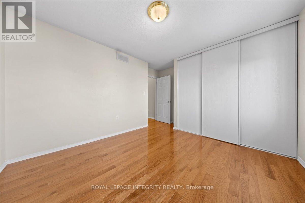 120 Grovemont Drive, Ottawa, ON - Indoor Photo Showing Other Room