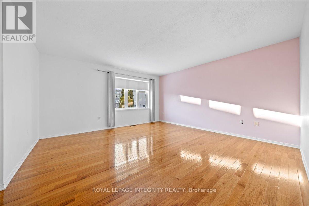 120 Grovemont Drive, Ottawa, ON - Indoor Photo Showing Other Room