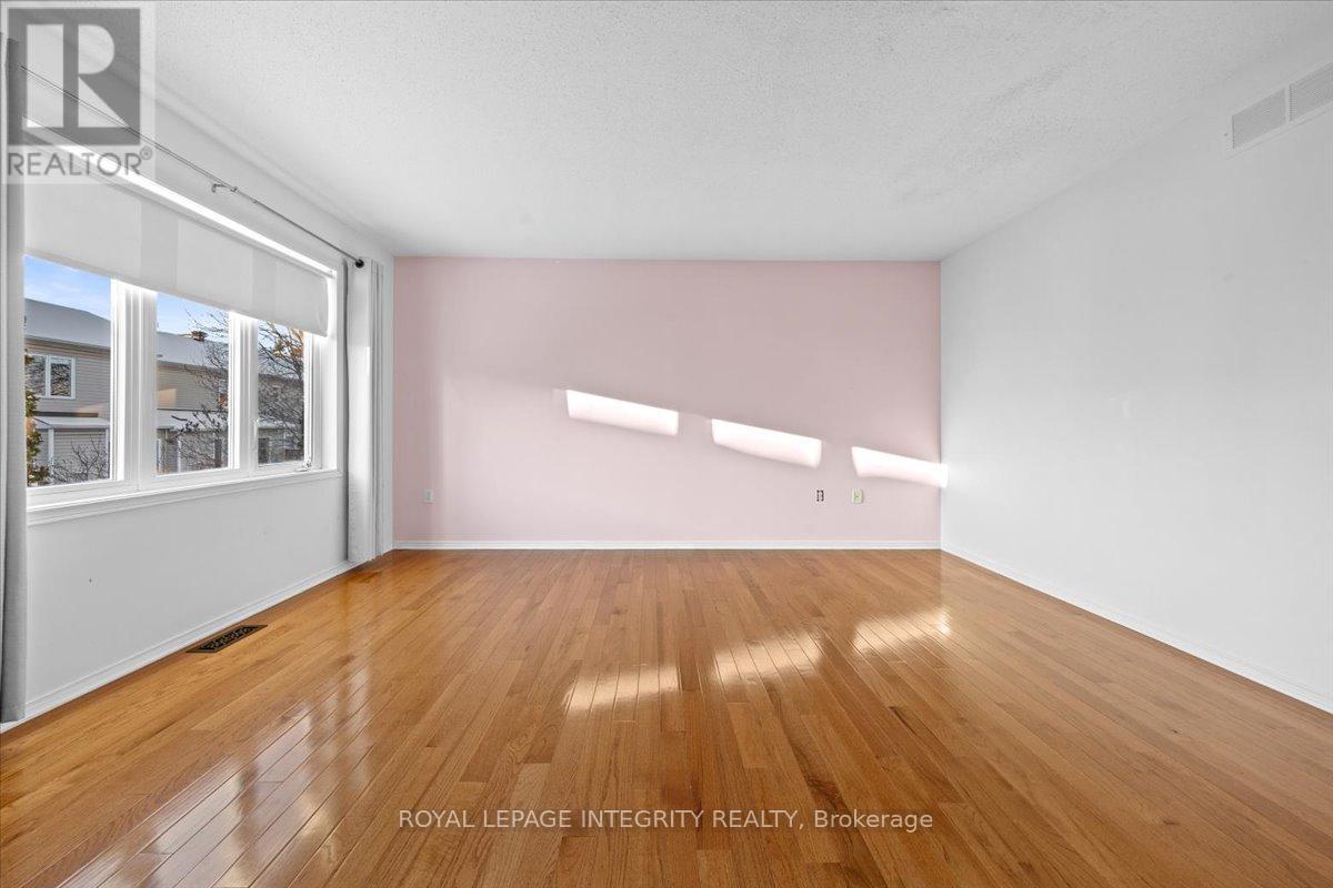 120 Grovemont Drive, Ottawa, ON - Indoor Photo Showing Other Room