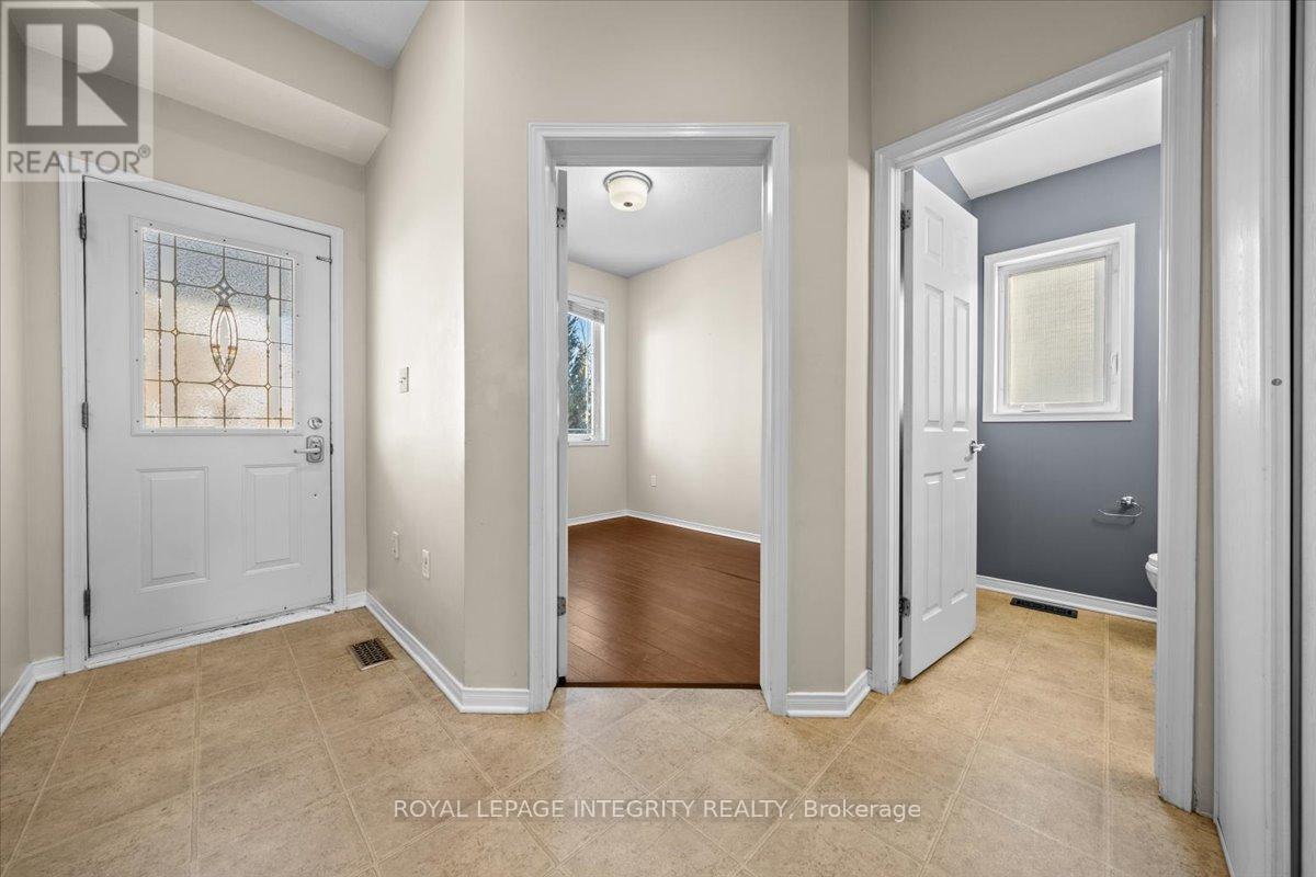 120 Grovemont Drive, Ottawa, ON - Indoor Photo Showing Other Room