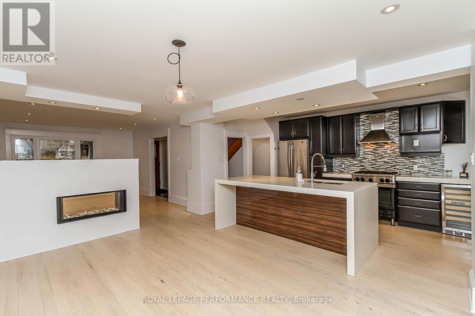 14 Clarey Avenue, Ottawa, ON - Indoor Photo Showing Kitchen With Upgraded Kitchen