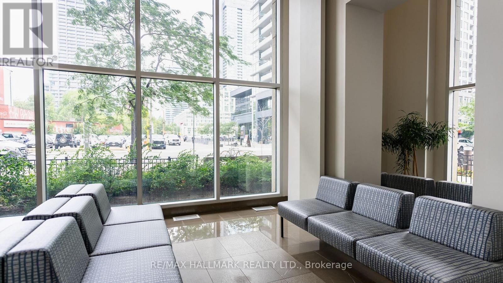 2710 - 397 Front Street W, Toronto, ON - Indoor