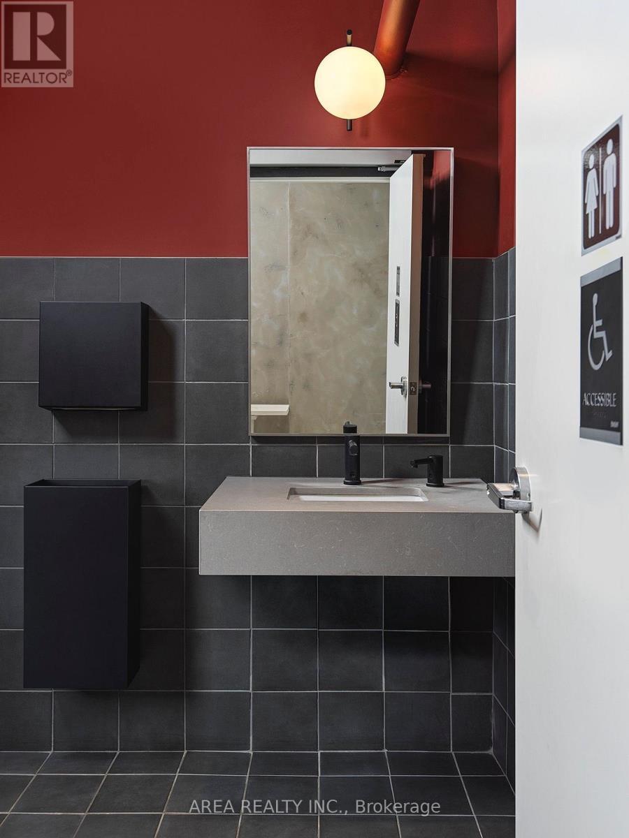 108B - 233 College Street, Toronto, ON