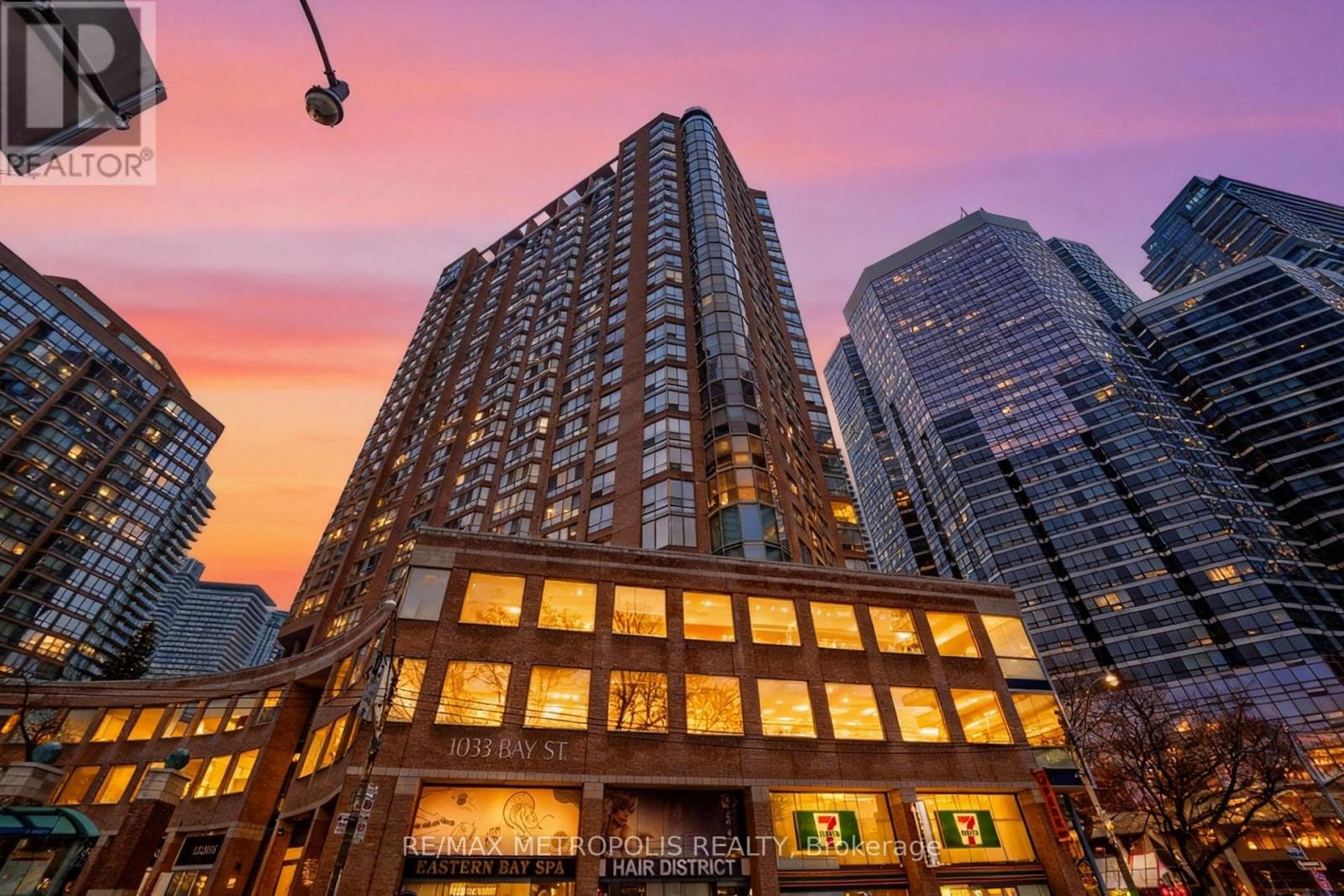 320 - 1033 Bay Street, Toronto, ON