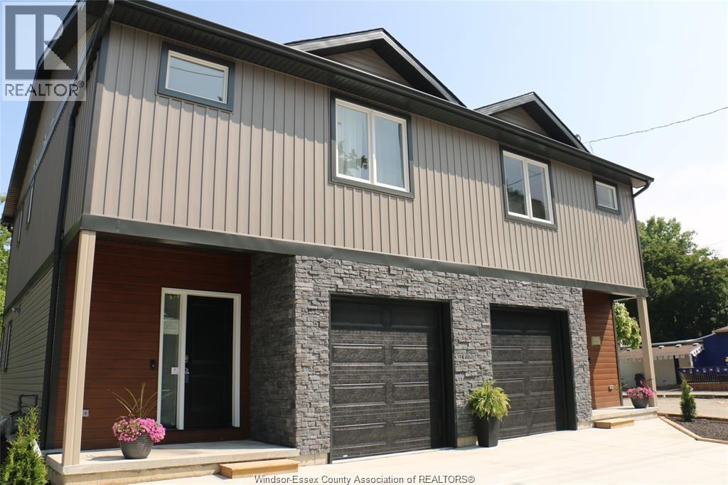 105 King Street East, Chatham, ON - Outdoor With Exterior