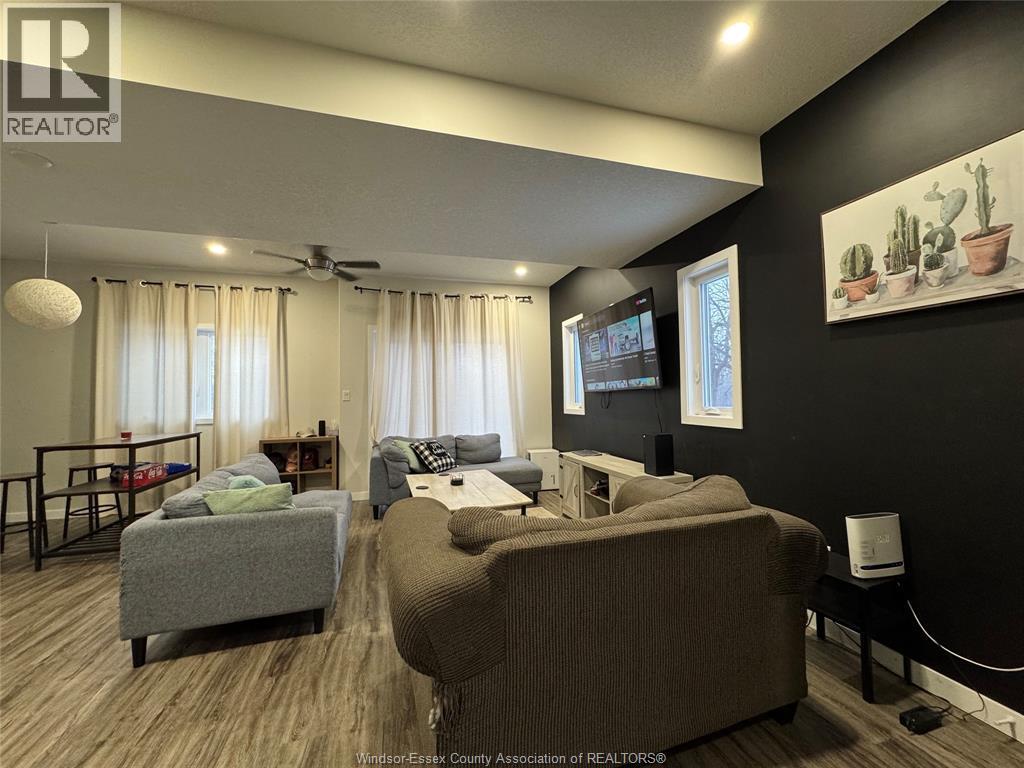 109 King Street East, Chatham, ON - Indoor