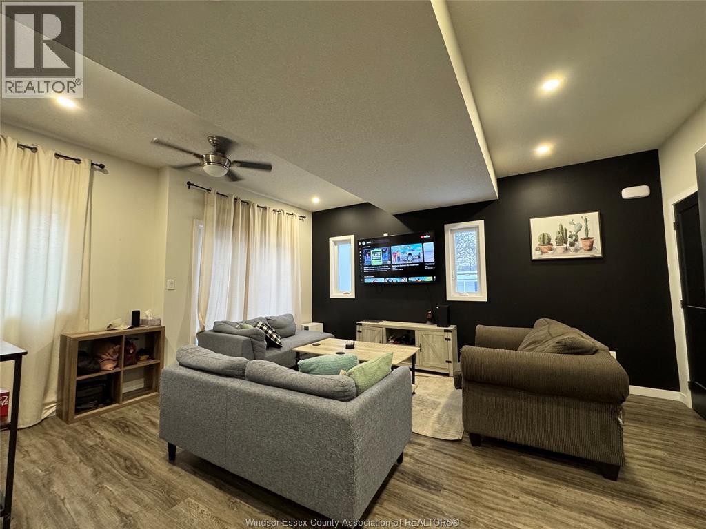 109 King Street East, Chatham, ON - Indoor