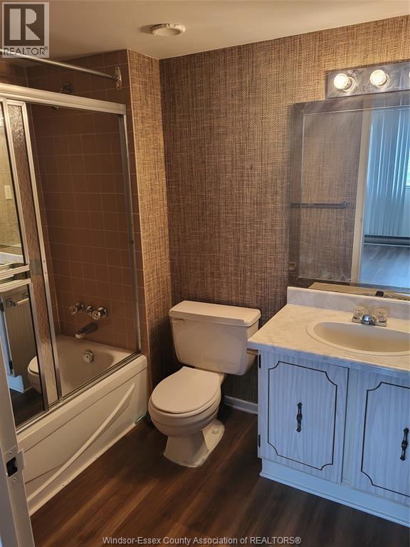 380 Pelissier Street Unit# 506, Windsor, ON - Indoor Photo Showing Bathroom