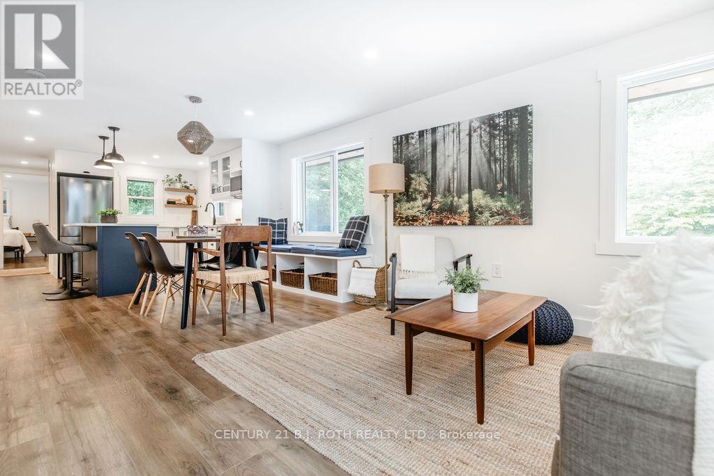 12 Domar Road, Tiny, ON - Indoor