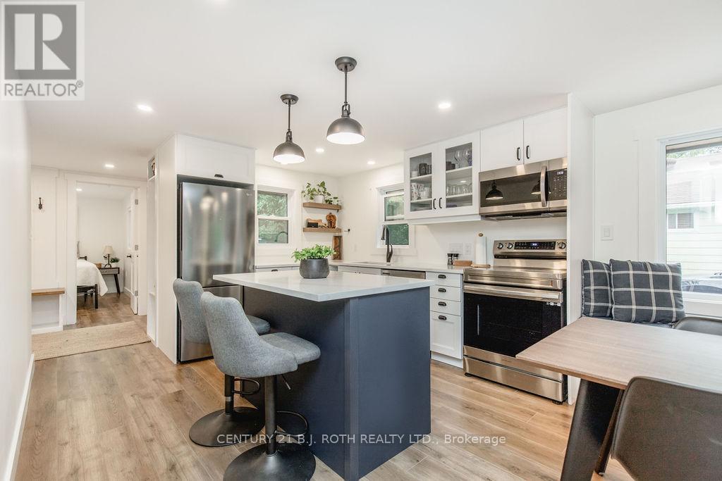 12 Domar Road, Tiny, ON - Indoor Photo Showing Kitchen With Upgraded Kitchen