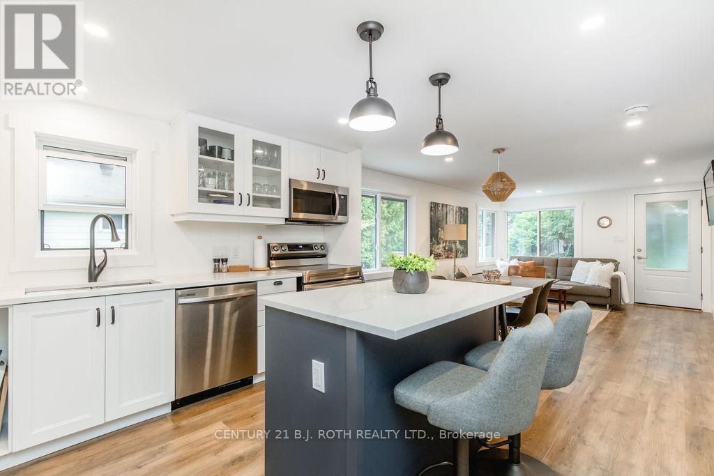 12 Domar Road, Tiny, ON - Indoor Photo Showing Kitchen With Upgraded Kitchen