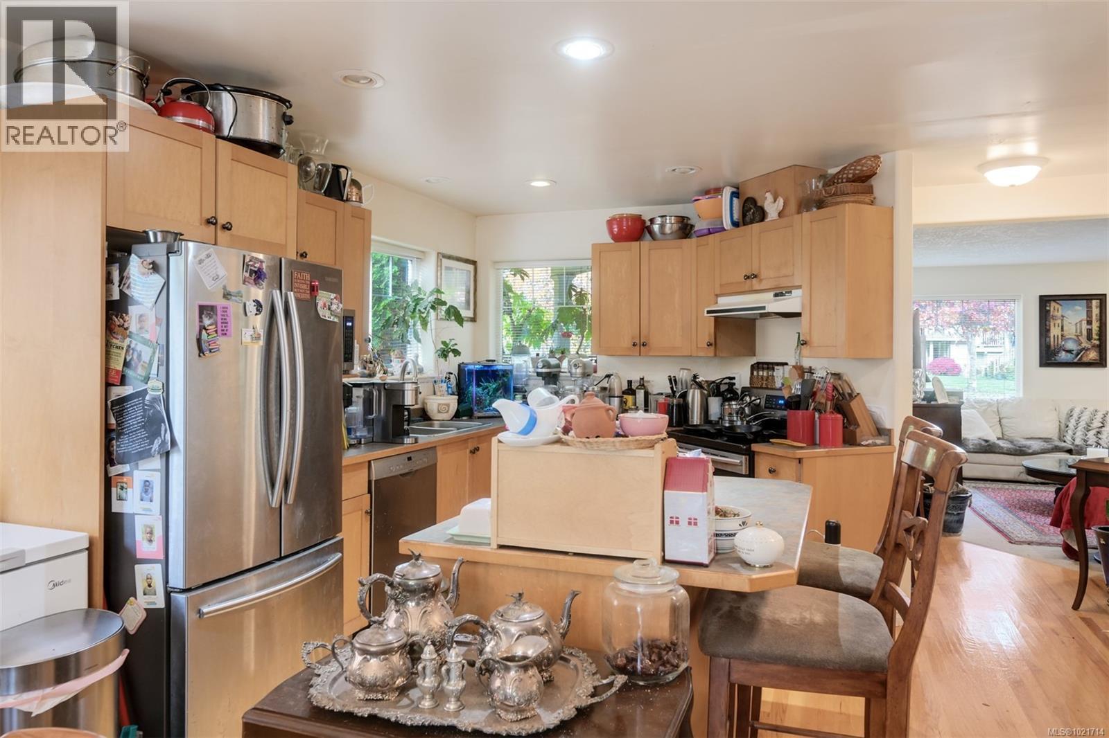 1975 Highland Rd, View Royal, BC - Indoor