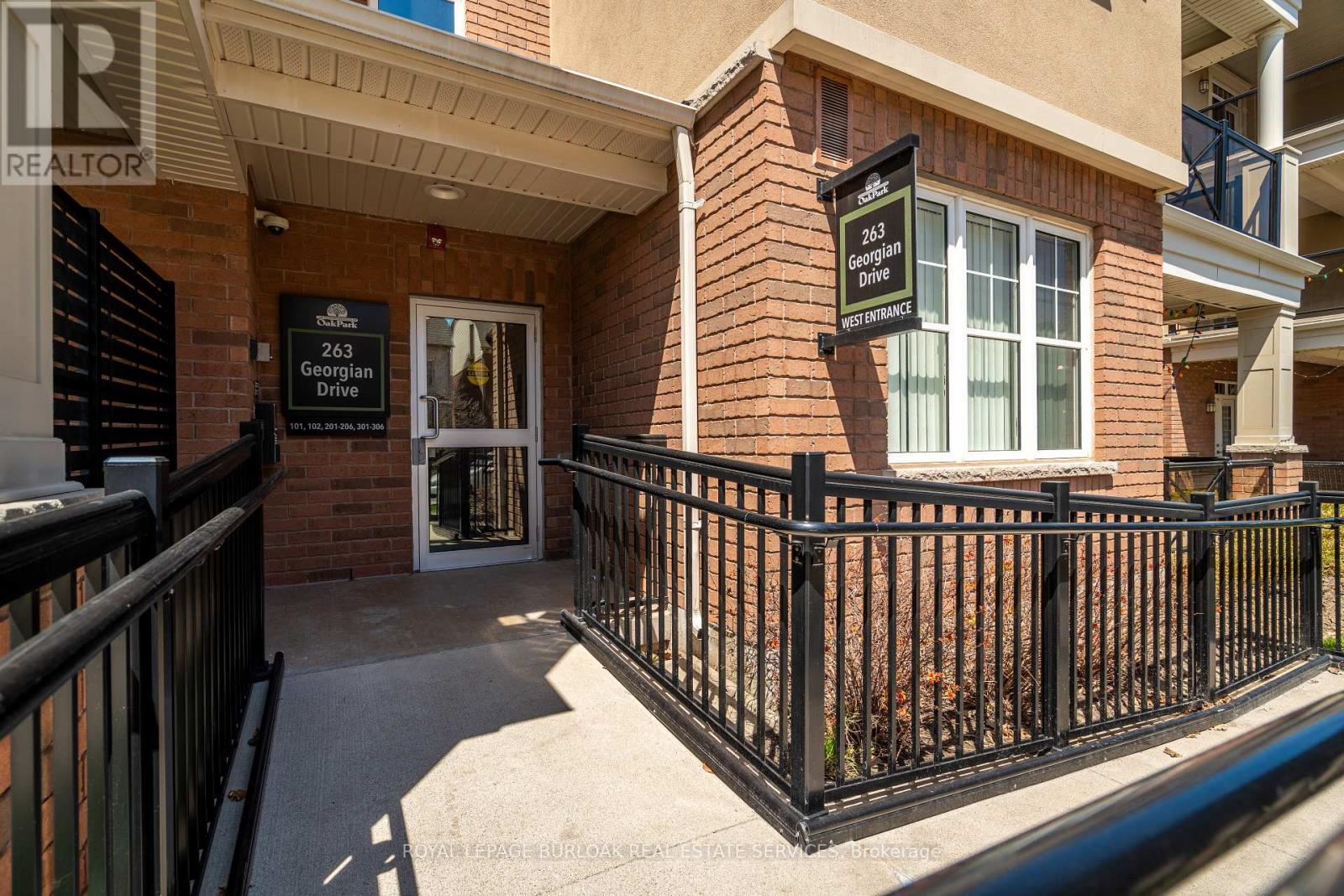 303 - 263 Georgian Drive, Oakville, ON - Outdoor