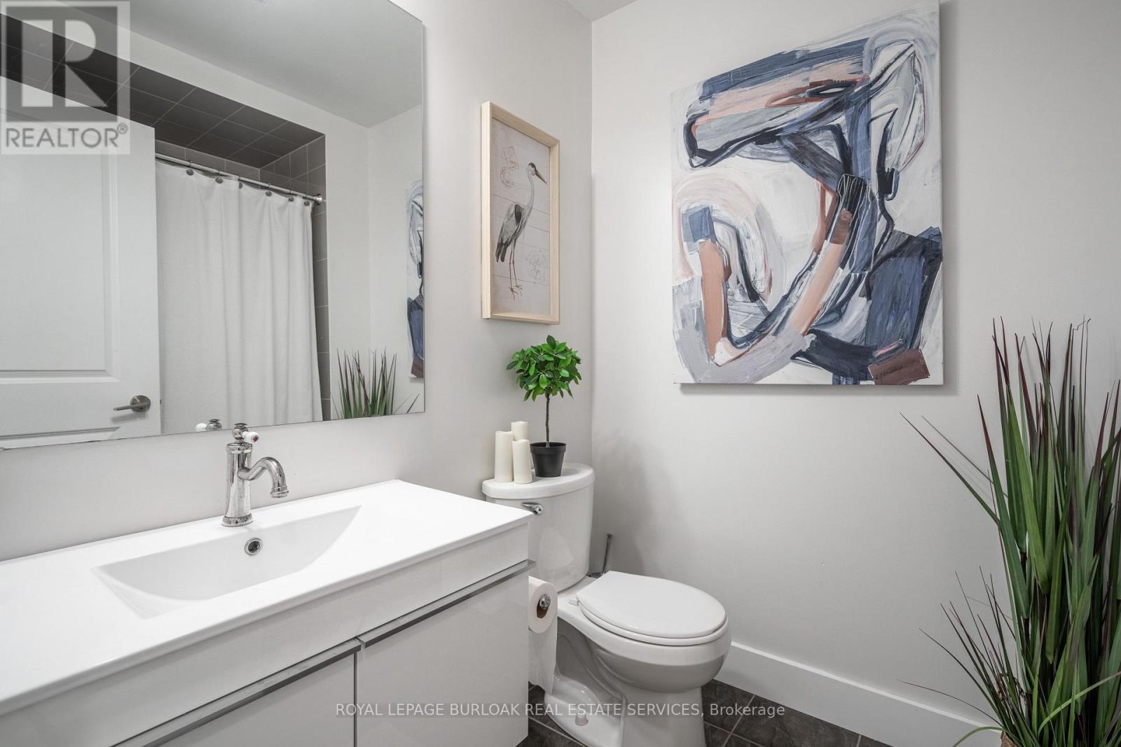 303 - 263 Georgian Drive, Oakville, ON - Indoor Photo Showing Bathroom