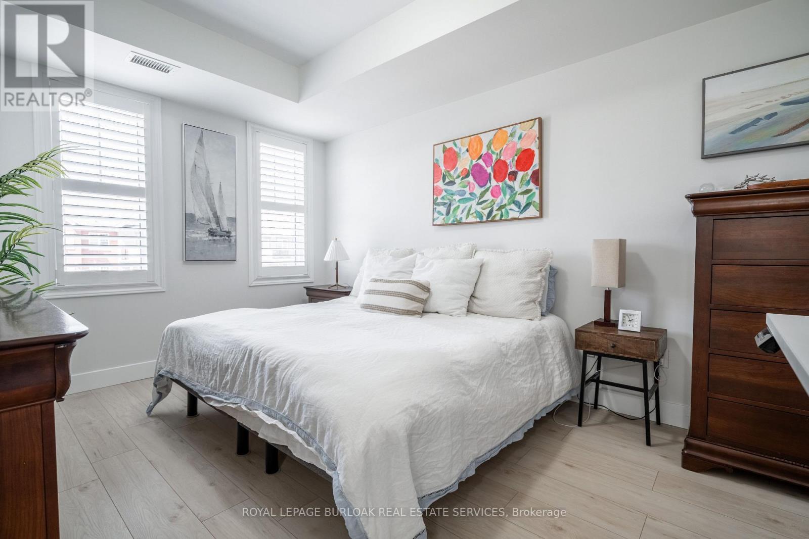 303 - 263 Georgian Drive, Oakville, ON - Indoor Photo Showing Bedroom