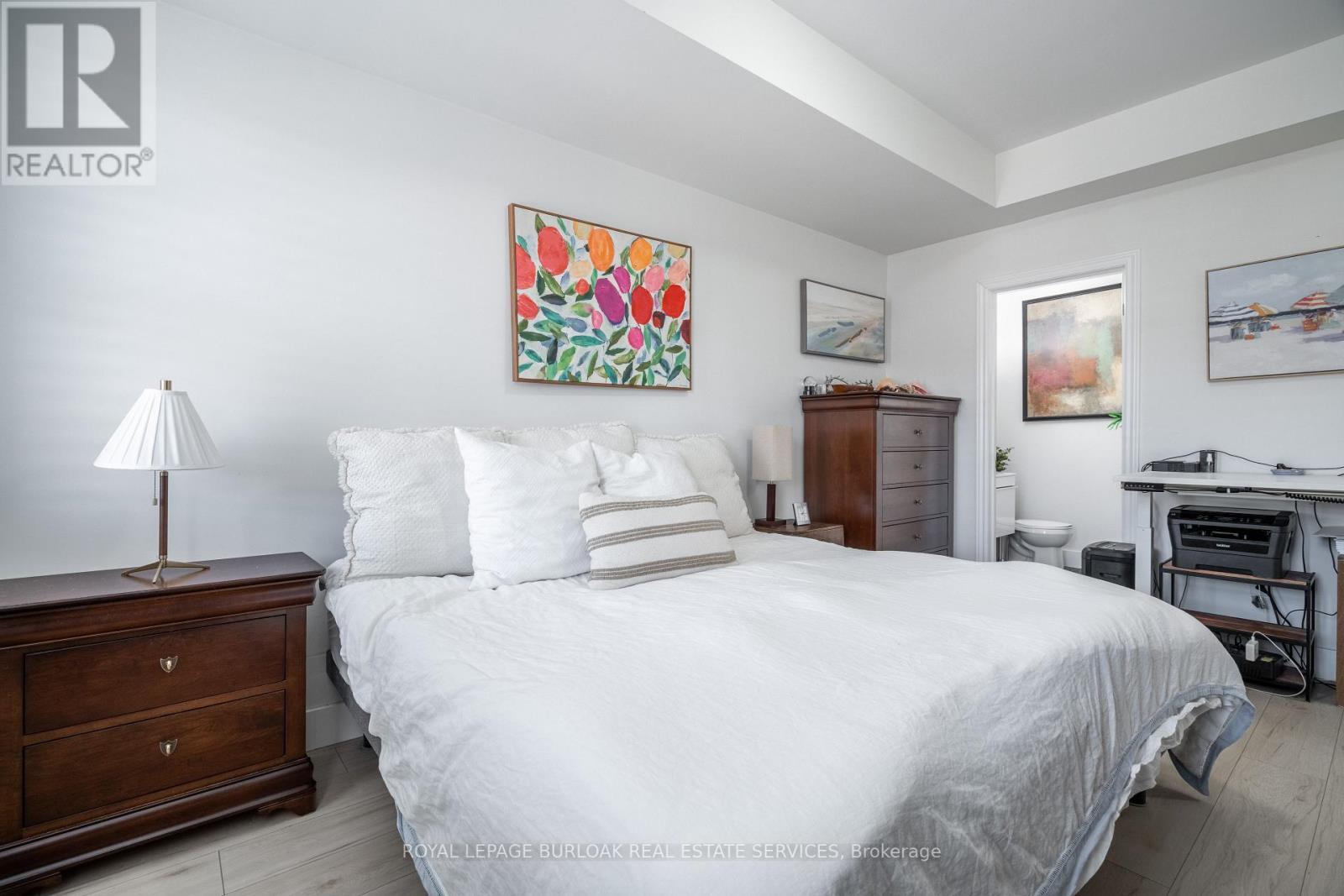 303 - 263 Georgian Drive, Oakville, ON - Indoor Photo Showing Bedroom
