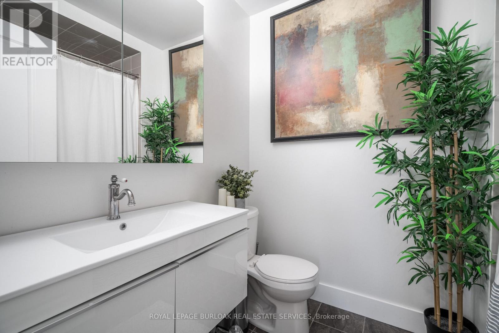 303 - 263 Georgian Drive, Oakville, ON - Indoor Photo Showing Bathroom