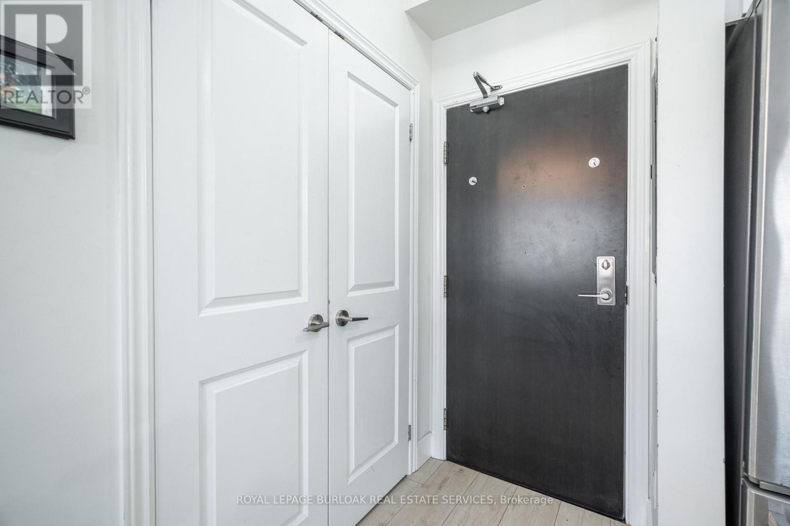 303 - 263 Georgian Drive, Oakville, ON - Indoor Photo Showing Other Room