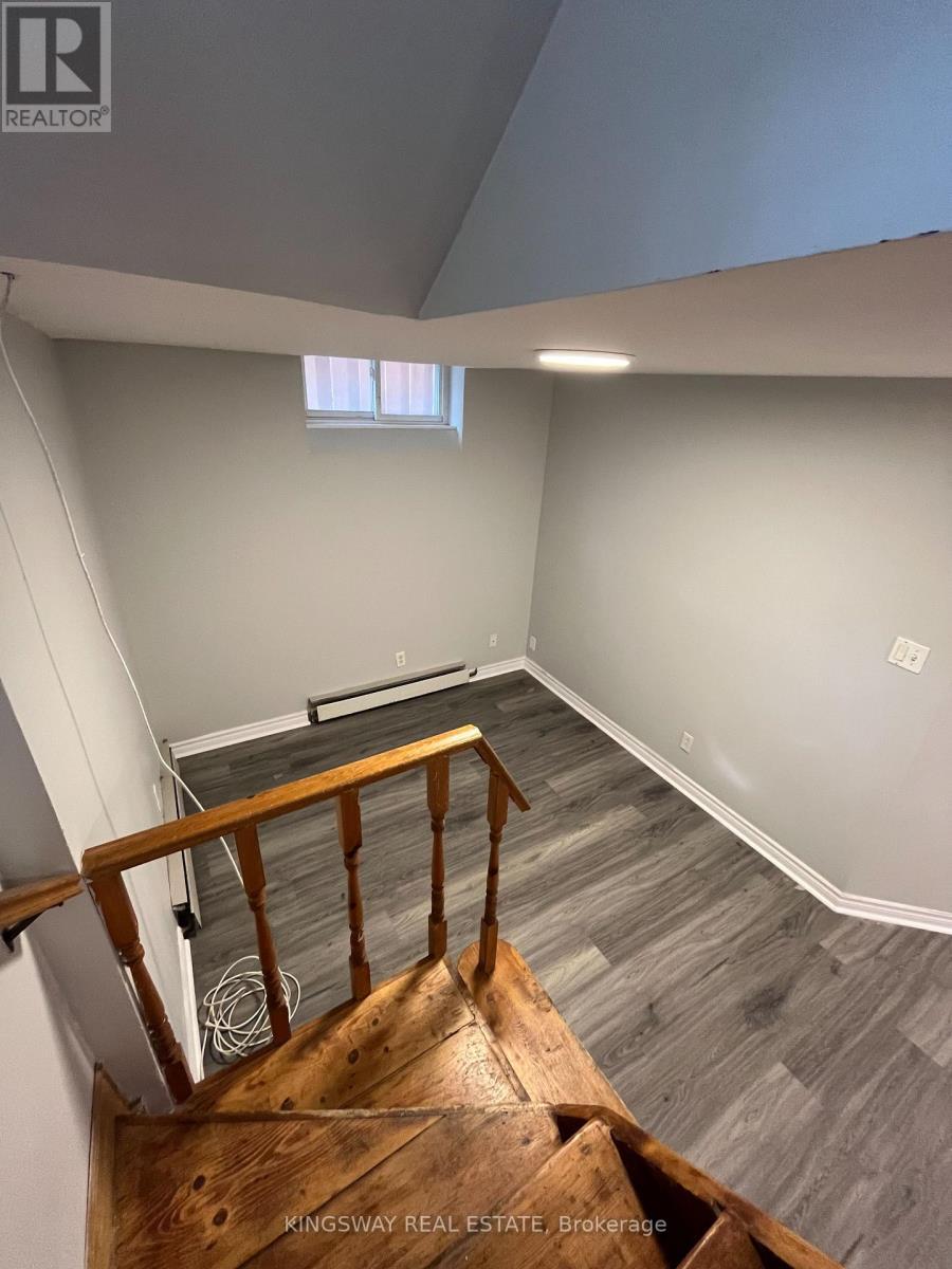 Rbsmt - 213 Royal York Road, Toronto, ON - Indoor