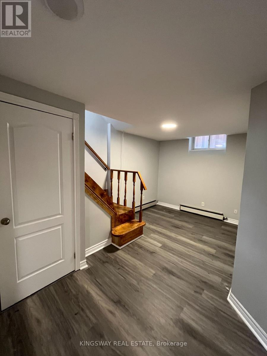 Rbsmt - 213 Royal York Road, Toronto, ON - Indoor